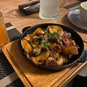 vidguki-kliyentiv-skovoridka-zi-svininoyu-bukovel